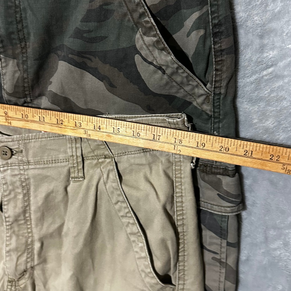 Wrangler Mens Cargo Shorts Bundle 2 Pair Khaki Tan and Camo Size 36 Utility - Picture 2 of 10